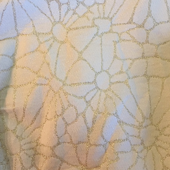 ❗️SALE❗️🎀🆕 Gorgeous White & Silver Erin Fetherst - Picture 3 of 4