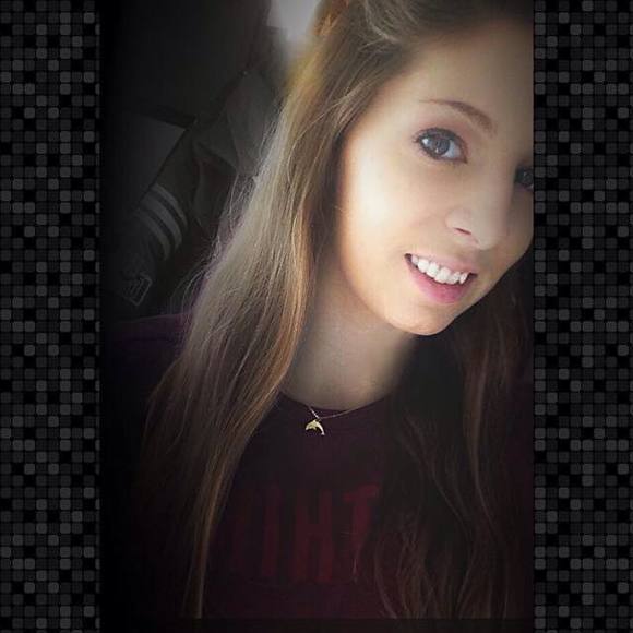 Meet your Posher, Paige - Picture 1 of 1