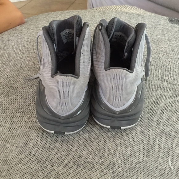 2014 hyper dunks size 10.5 - Picture 2 of 3