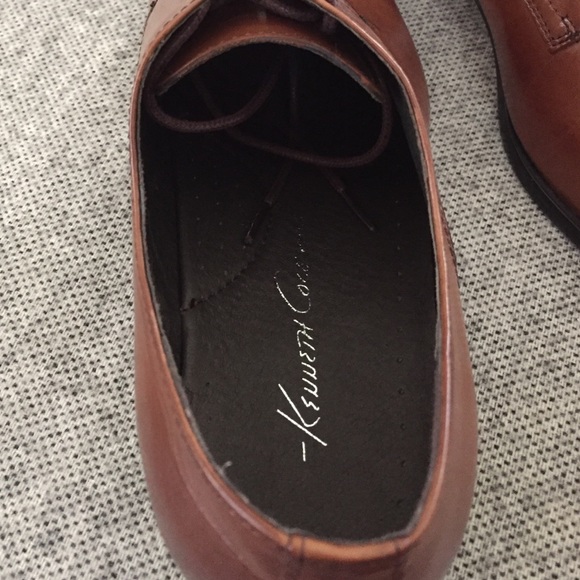 Kenneth Cole dress shoes size 9 - Picture 4 of 4