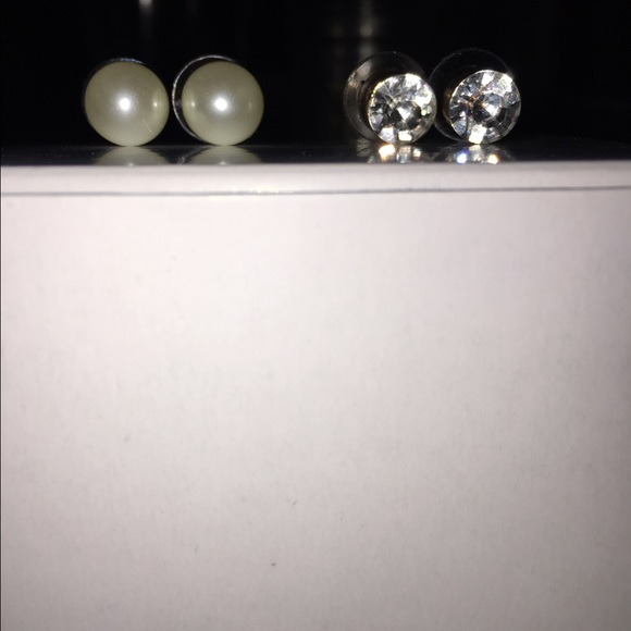 Cute pearl and diamond earrings - Picture 3 of 3