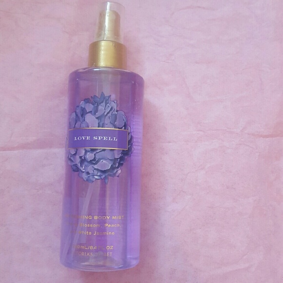 Love spell Victoria's secret body spray