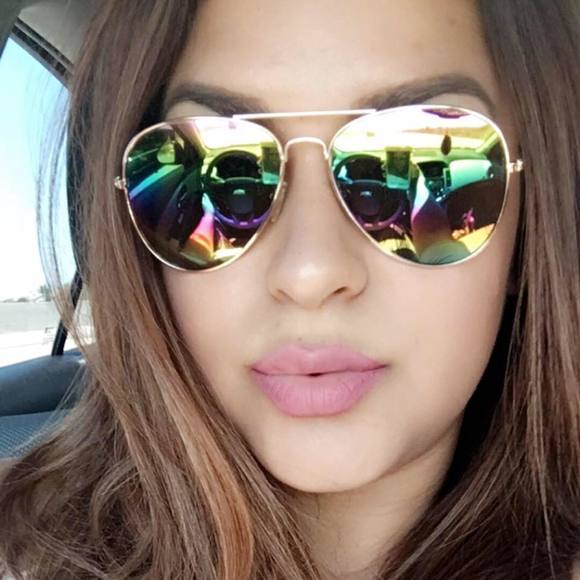 Meet your Posher, Maritza