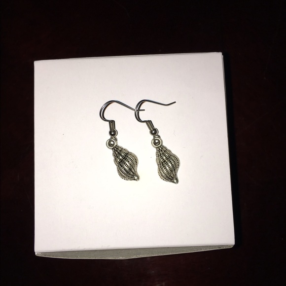 Seashells earrings - Picture 1 of 1