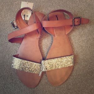 Xhiliration sandals