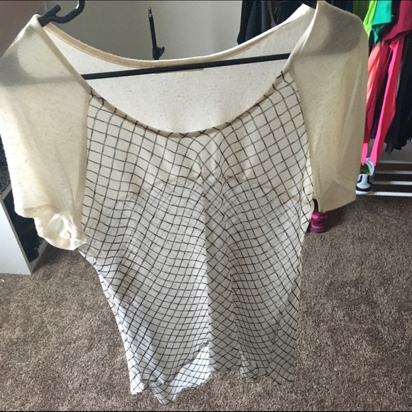 Flowy black and white pattern top