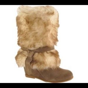 Tan seude winter boots