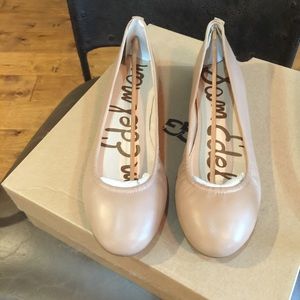Brand new Sam Edelman nude flats