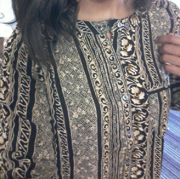 🍭LAST ONE🍭BLACK CREAM BUTTON TUNIC TOP - Picture 3 of 3