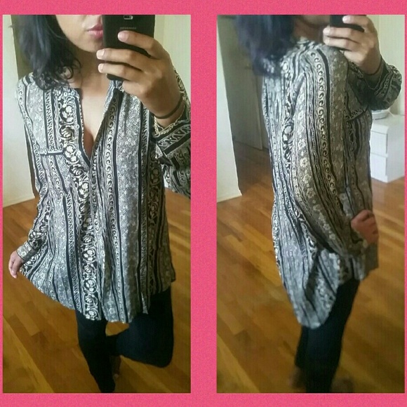 Honey Punch Tops - 🍭LAST ONE🍭BLACK CREAM BUTTON TUNIC TOP