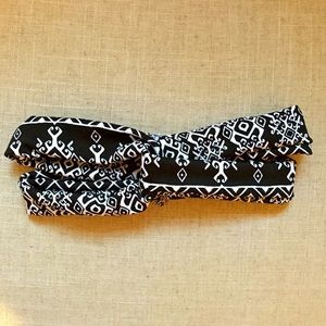 Black knotted headband