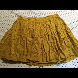 Gently used Loft full lace skirt, size 18