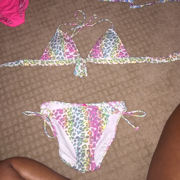 Super cute bathing suit! Worn once!