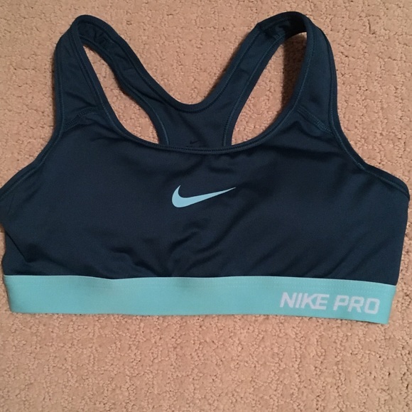 Women's small Nike pro sports bra