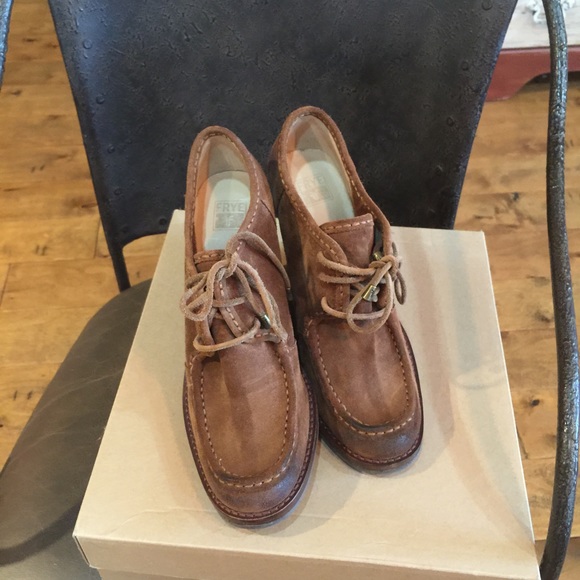 Frye Caroline low lace booties