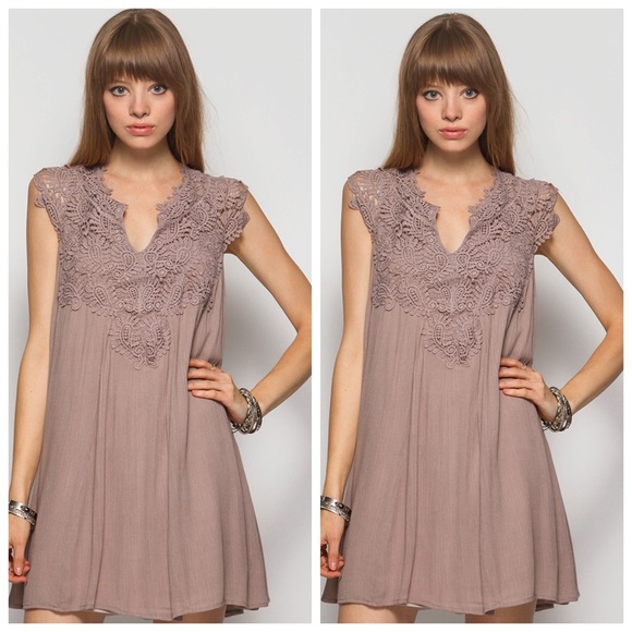 Flowy dress - Picture 2 of 3