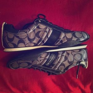 Coach size 7m women's shoe