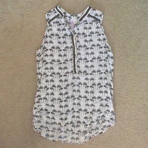 Palm tree tank