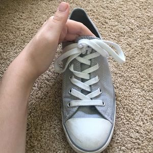 Grey converse low tops