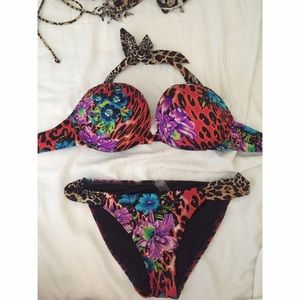 Victoria's Secret bombshell bikini