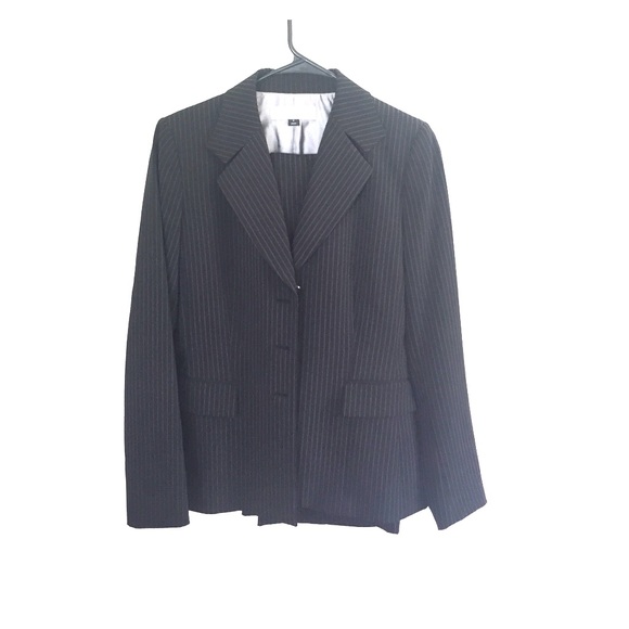 Tahari Women's Business Suit, Size 4
