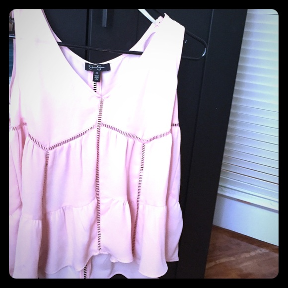 Jessica Simpson pink top