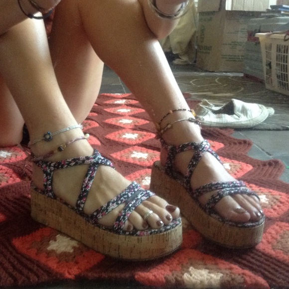 Size 8 1/2 Cooperative Platforms! ✿◕ ‿ ◕✿