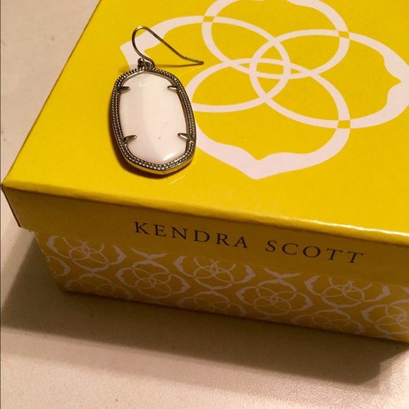 Kendra Scott Earring