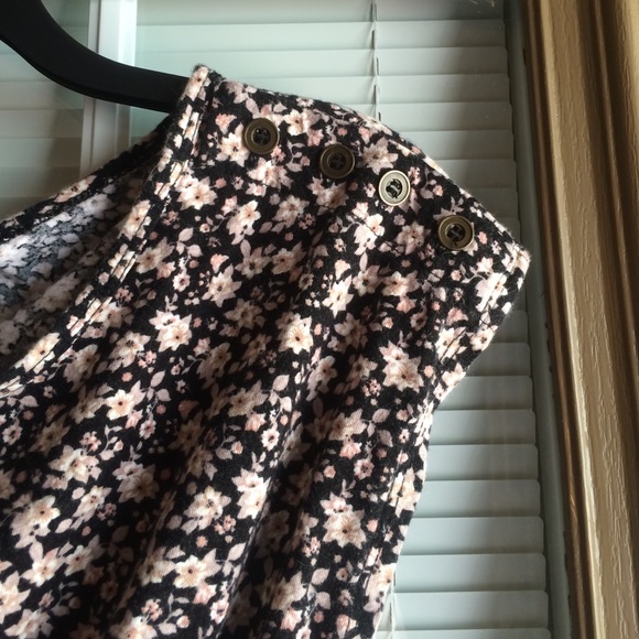 Adorable top - Picture 2 of 4