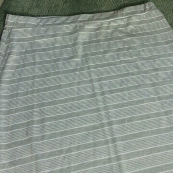 MAXI SKIRT price firm on this already low price!!!