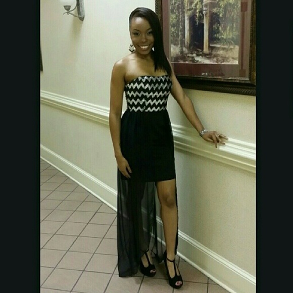 Black dress - Picture 4 of 4