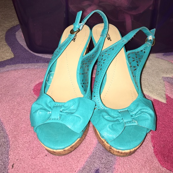 Teal cutout wedges
