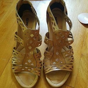 Wedge sandals