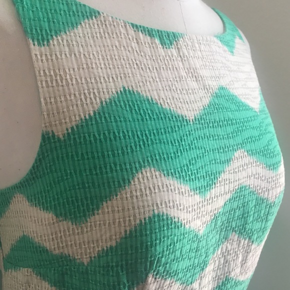 Taylor Dress Sz 4 , green and beige dress - Picture 2 of 4