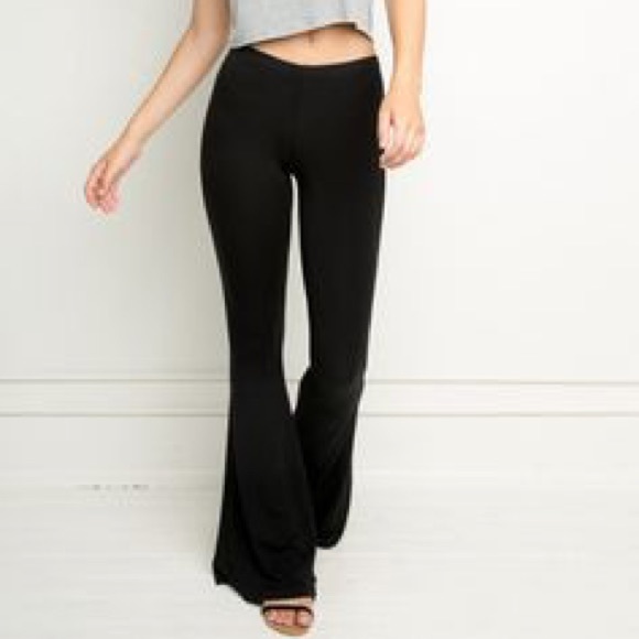 Brandy Melville flared leggings