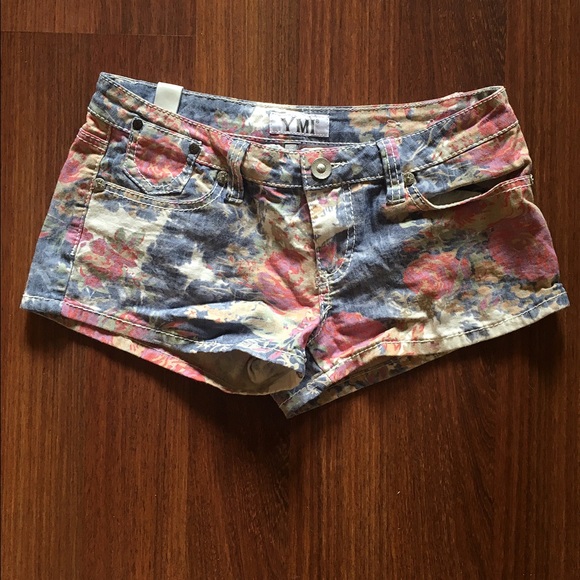 {YMI} floral short