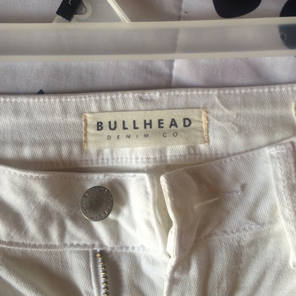 Bullhead Ripped Jeans - Picture 2 of 3