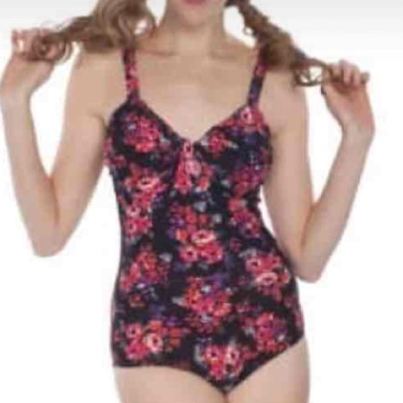 Last one! Retro One Piece Bathing Suit - Picture 2 of 4