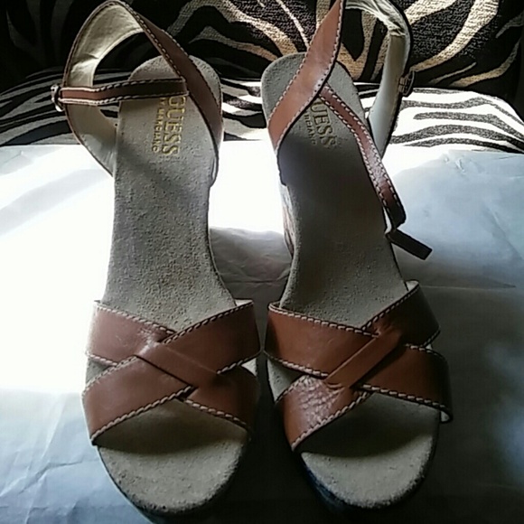 GUESS HIPPIE WEDGE NWOT