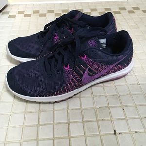 Nike Fitsole Fury Sneakers