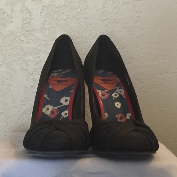 Rocket Dog Black Silk Heels