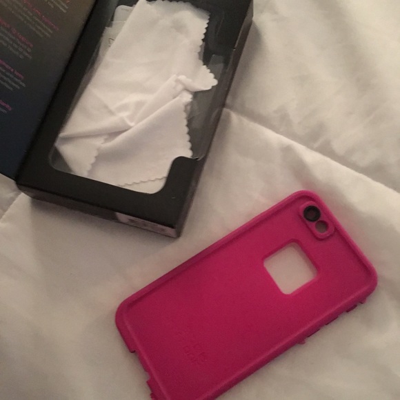 iPhone 6 Pink Lifeproof - Picture 2 of 3