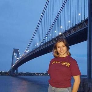 Meet your Posher, Gabriela