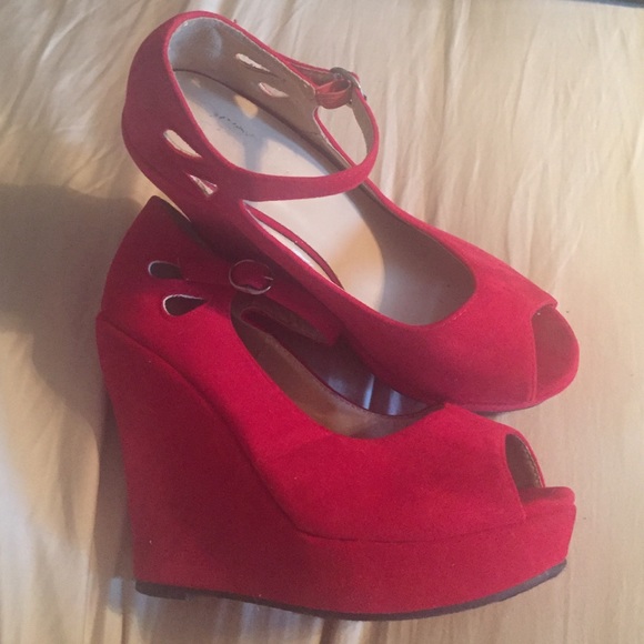 red wedges