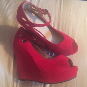 red wedges