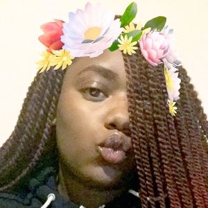 Meet your Posher, Donnika