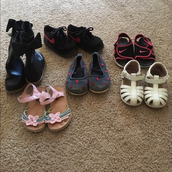 ***sold*Lot of toddler shoes sz 7t / 8t