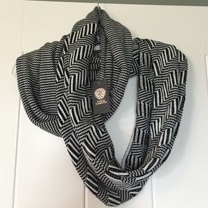 Infinity scarf