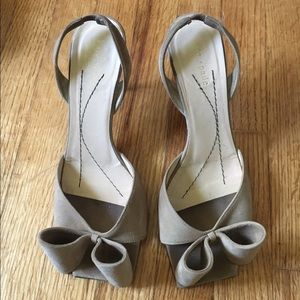 Kate Spade cream bow tie short heel