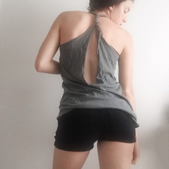 Forever 21 Tops - Forever 21 Rose Halter Top Forever 21 Tops - Forever 21 Rose Halter Top